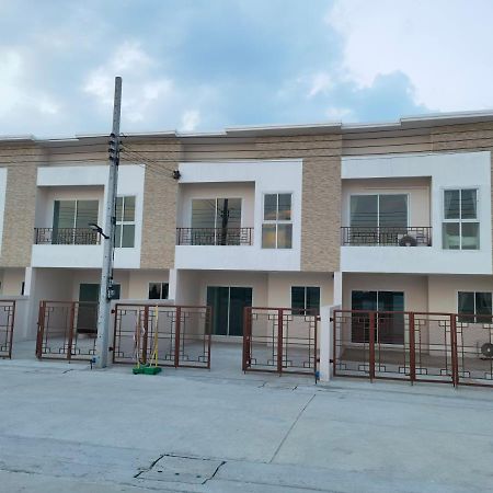 Yyk Holiday Rooms Ban Khlong Krang Екстер'єр фото